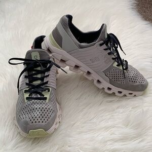 2004.On running cloudswift road running shoes